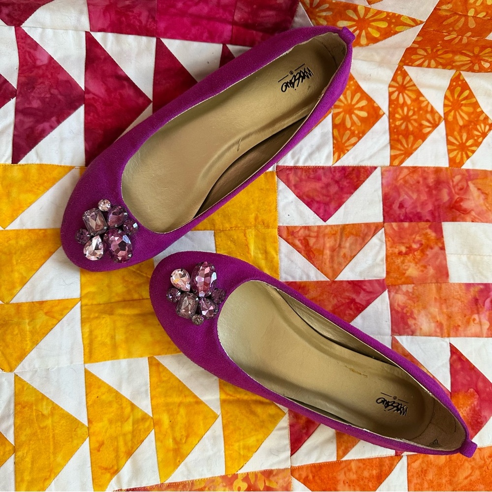 SPARKLES! MOSSIMO Women's VALMA Faux Suede Fuschia Bejeweled Ballet Flats